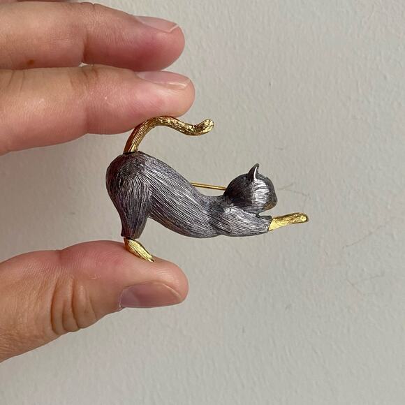 Vintage Two Tone Stretching Cat Brooch Pin Signed Liz Claiborne 2” Silver Gold - Picture 3 of 4